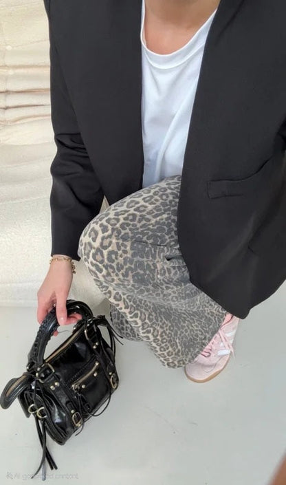 EL DENIM CON ESTAMPADO DE LEO