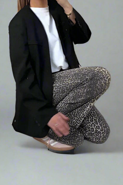 EL DENIM CON ESTAMPADO DE LEO