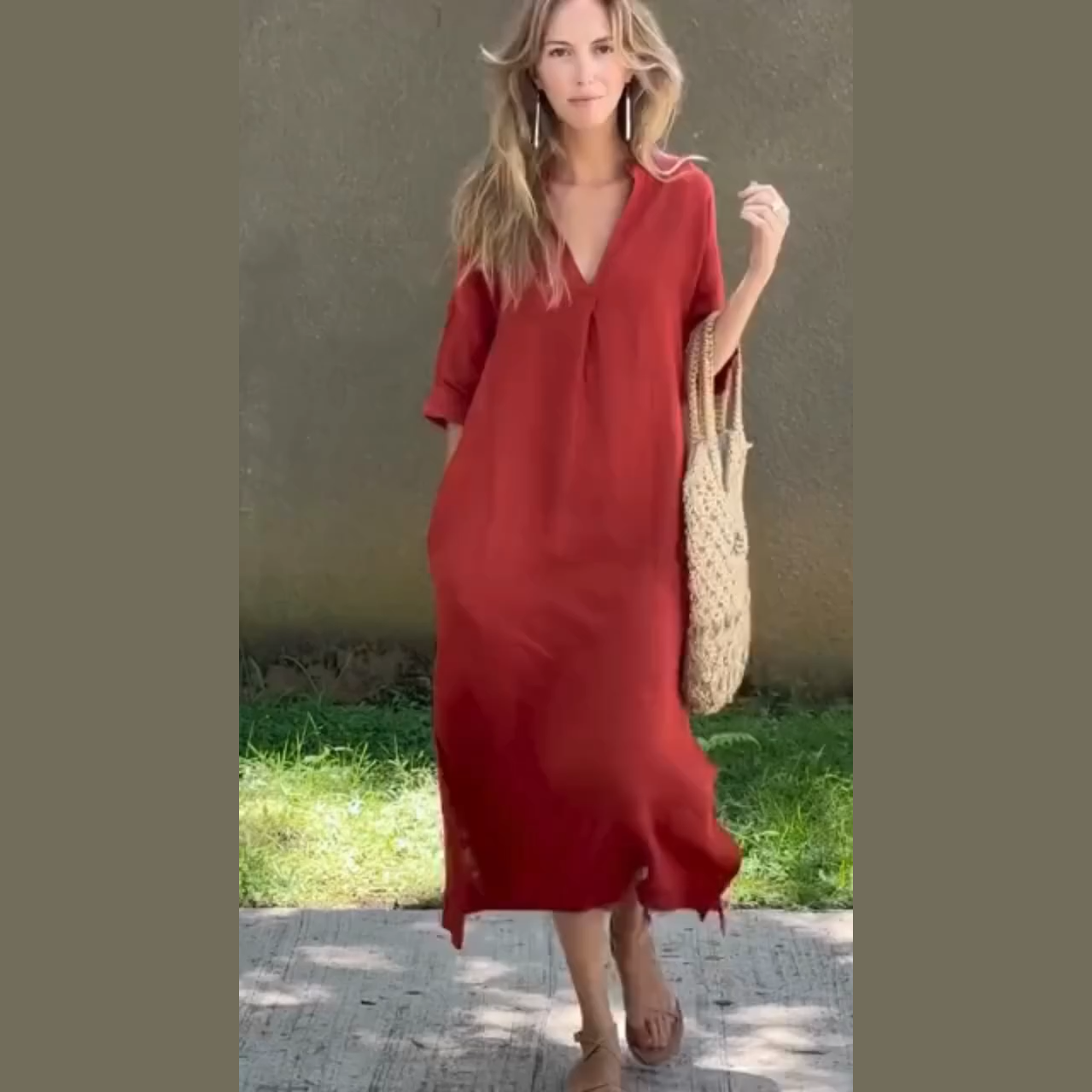 Vestido largo que respira verano - estilo y naturalidad en cada paso